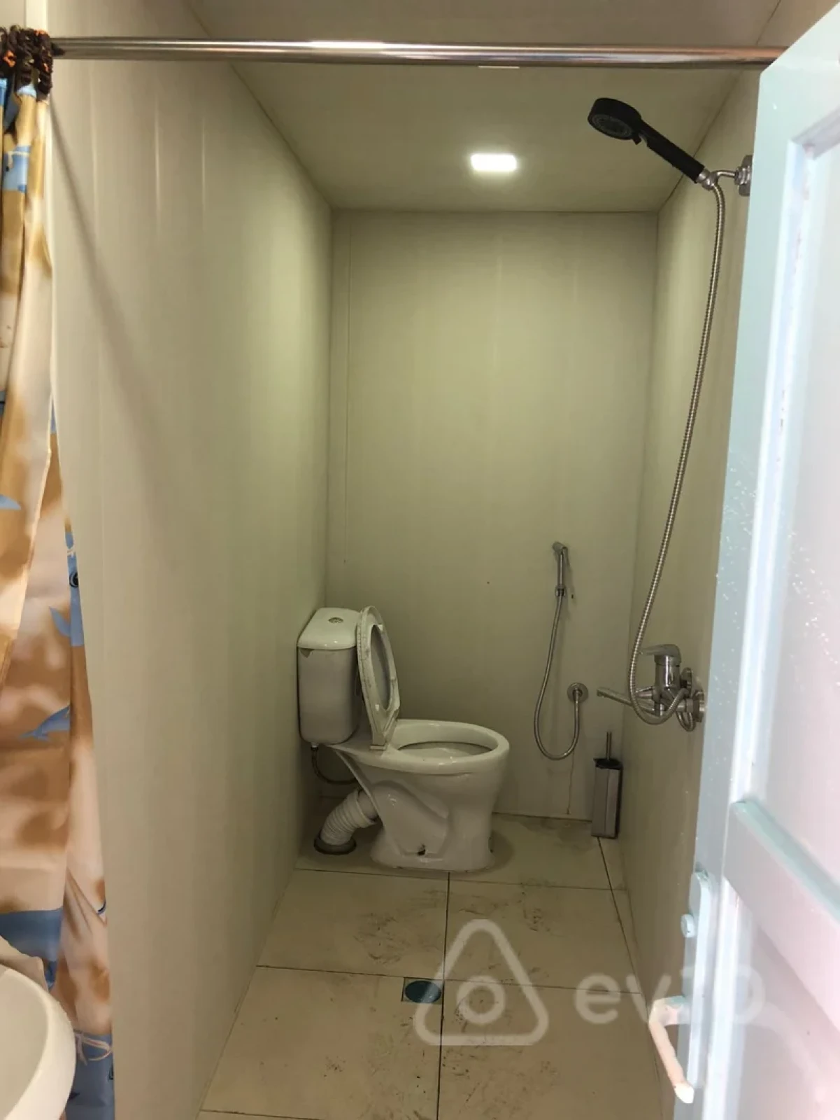 Kirayə verilir 1 otaqlı həyət evi 30 m²