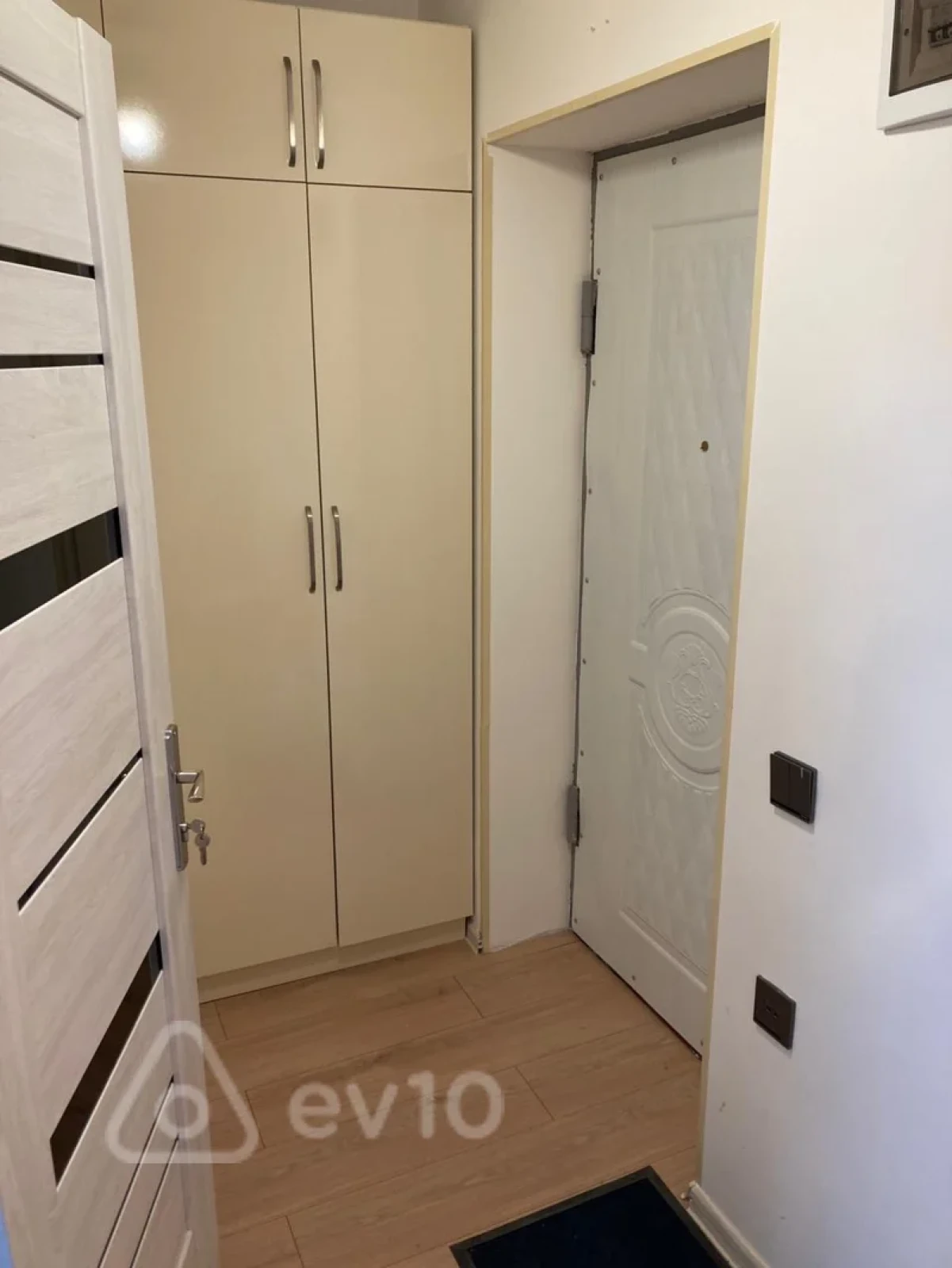 Kirayə verilir 2 otaqlı köhnə tikili 55 m²