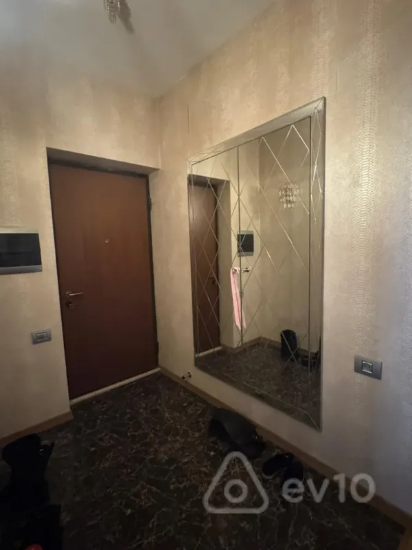 Kirayə verilir 3 otaqlı köhnə tikili 78 m²