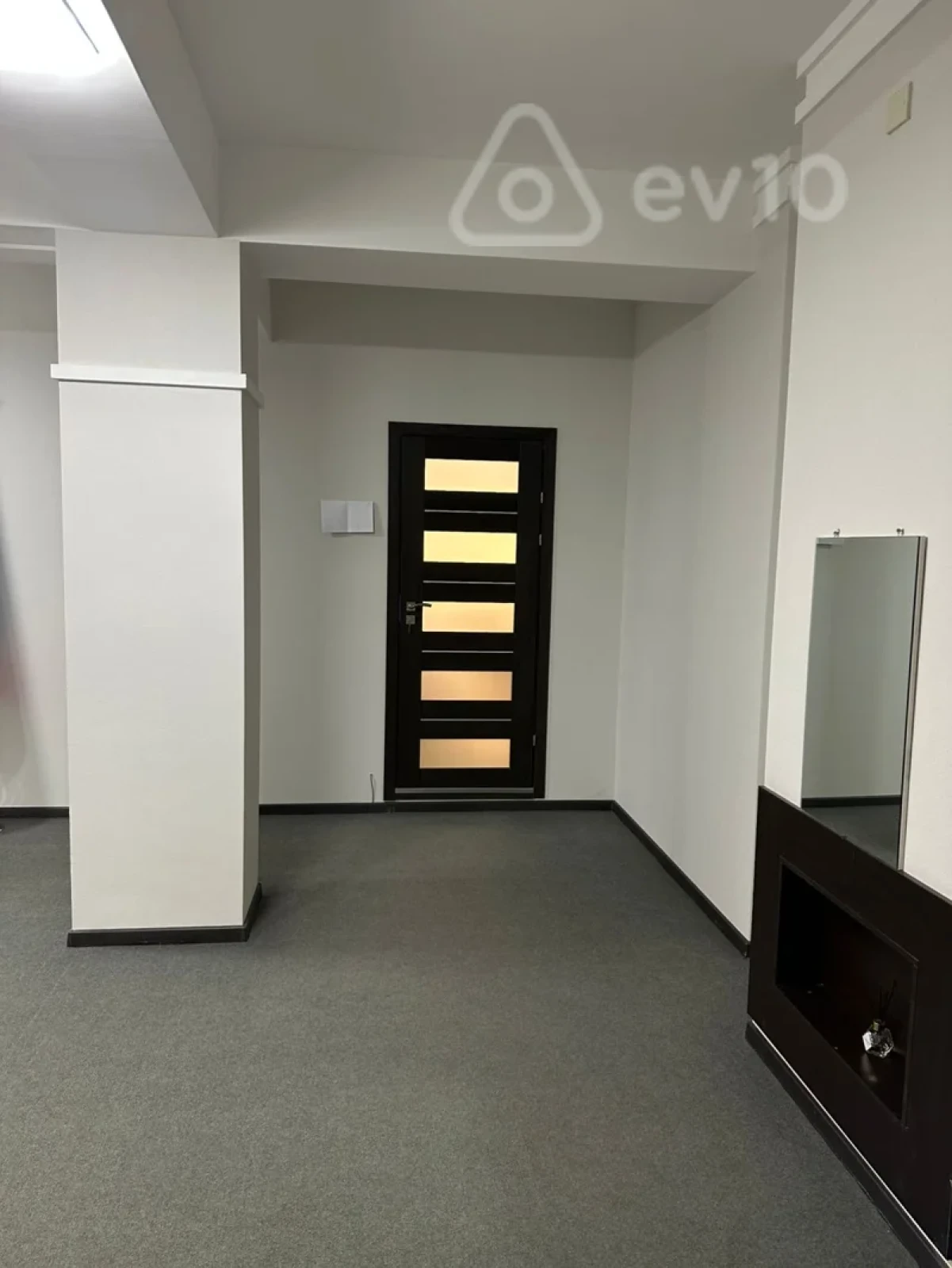 Kirayə verilir 5 otaqlı ofis 220 m²