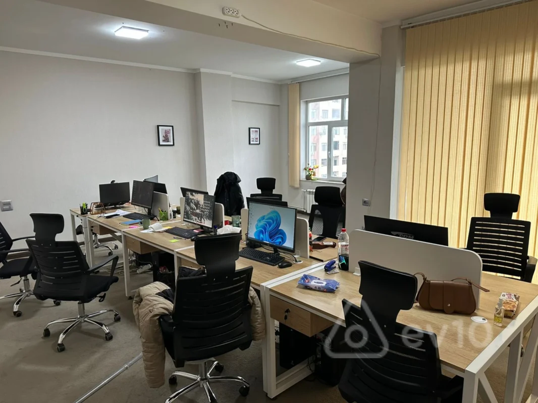 Kirayə verilir 5 otaqlı ofis 220 m²