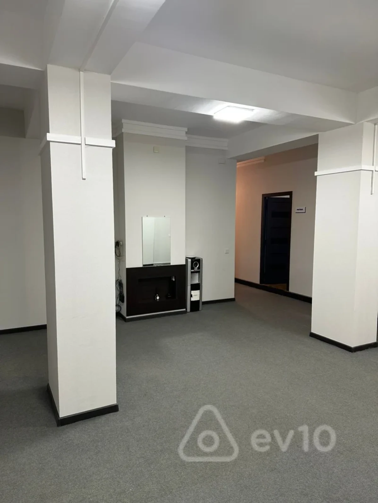 Kirayə verilir 5 otaqlı ofis 220 m²