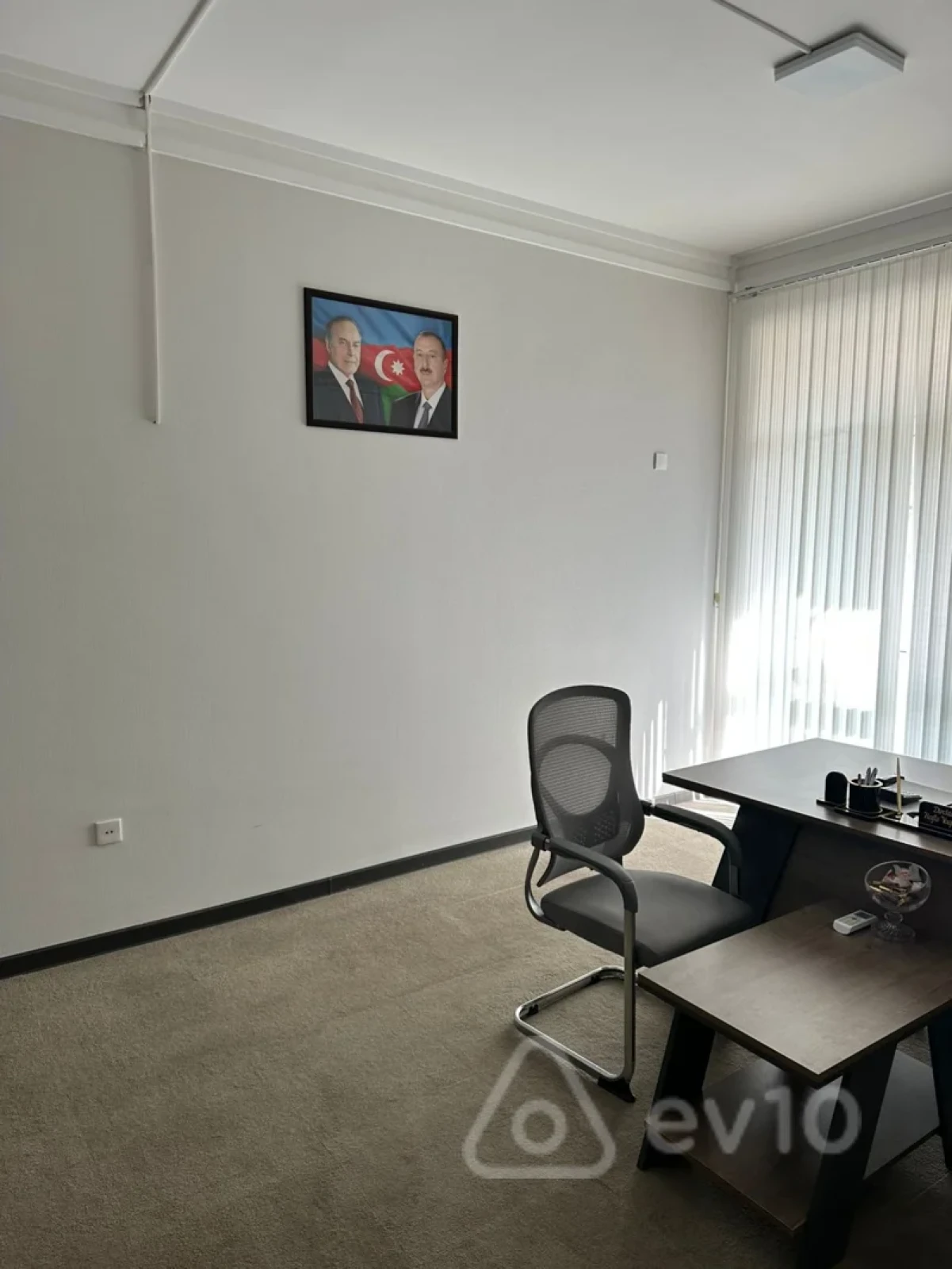 Kirayə verilir 5 otaqlı ofis 220 m²