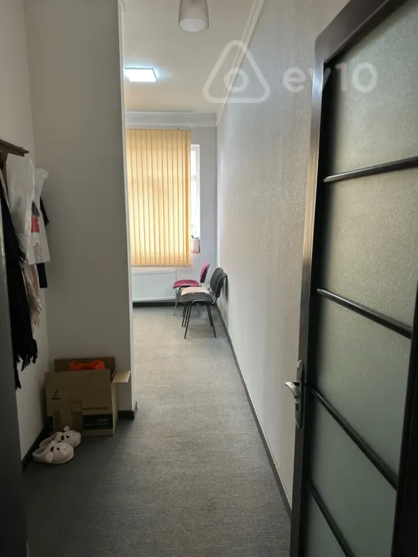 Kirayə verilir 5 otaqlı ofis 220 m²