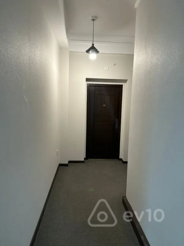 Kirayə verilir 5 otaqlı ofis 220 m²