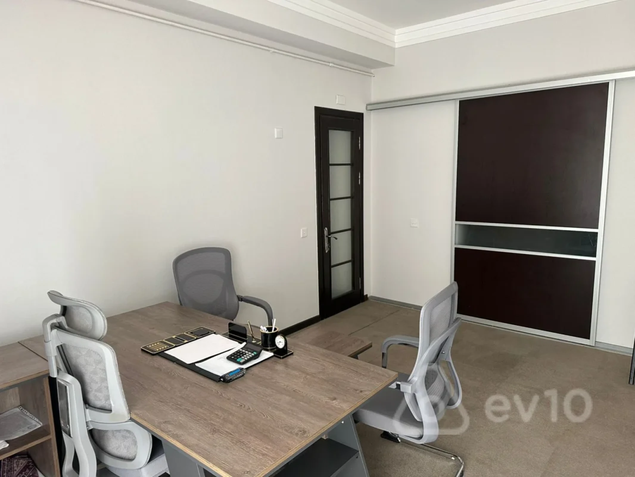 Kirayə verilir 5 otaqlı ofis 220 m²