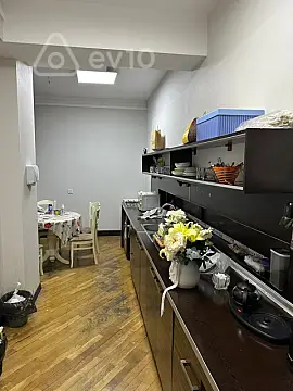 Kirayə verilir 5 otaqlı ofis 220 m²