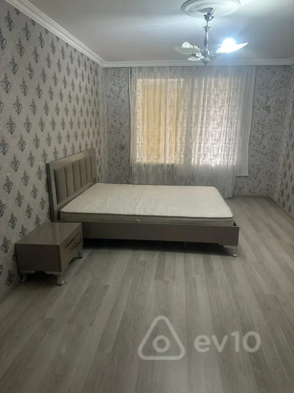 Kirayə verilir 3 otaqlı köhnə tikili 70 m²