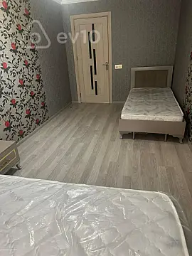 Kirayə verilir 3 otaqlı köhnə tikili 70 m²