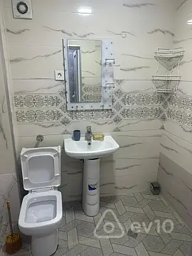 Kirayə verilir 3 otaqlı köhnə tikili 70 m²