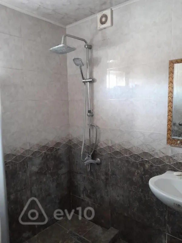 Kirayə verilir 2 otaqlı həyət evi 50 m²