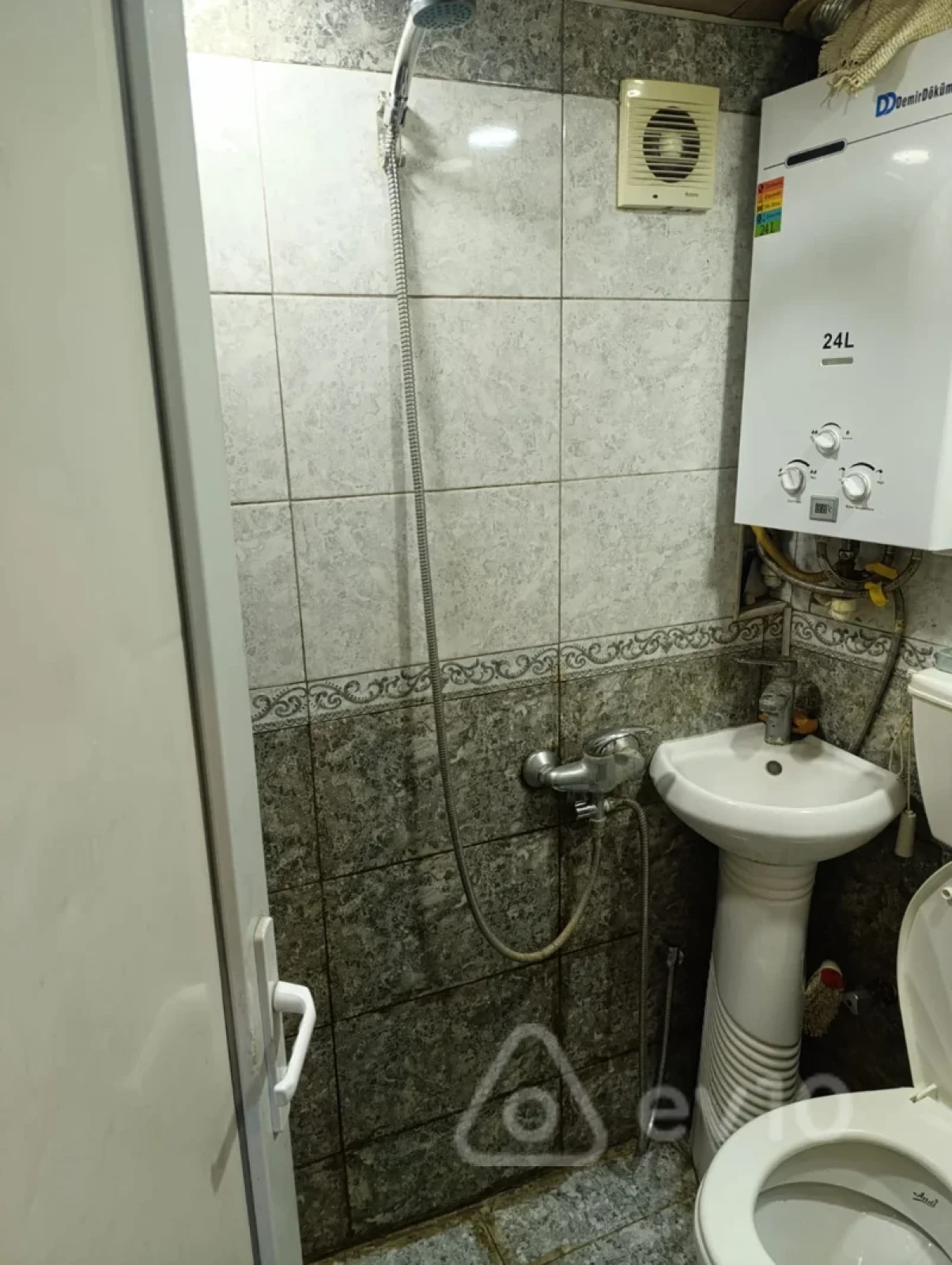 Kirayə verilir 2 otaqlı həyət evi 40 m²