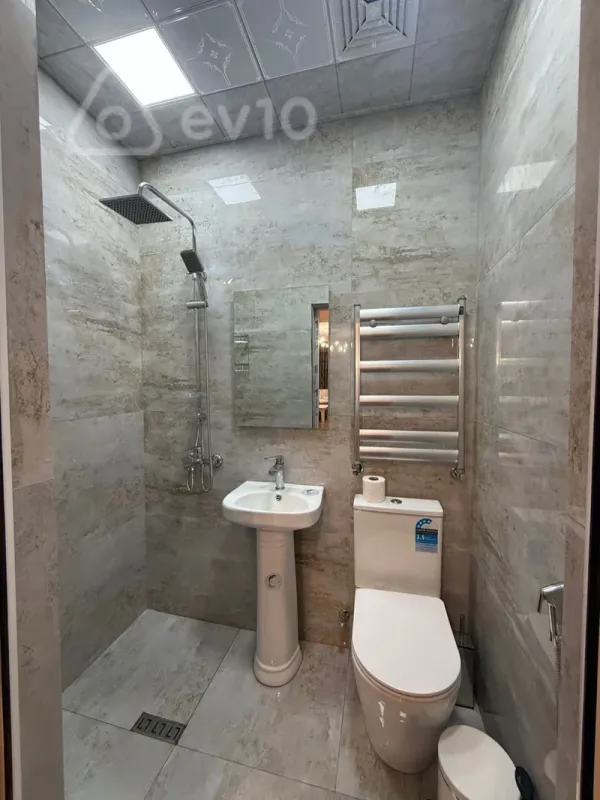 Kirayə verilir 2 otaqlı yeni tikili 68 m²
