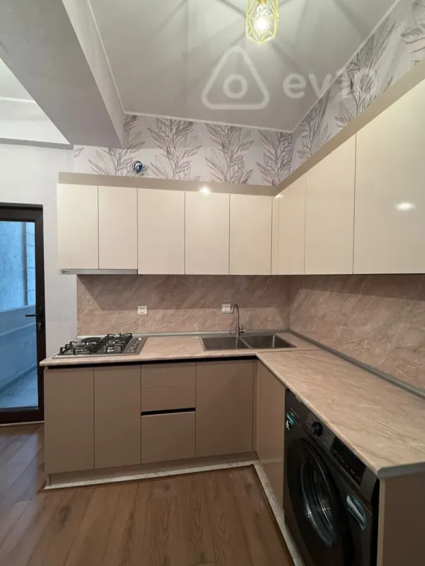 Kirayə verilir 2 otaqlı yeni tikili 68 m²
