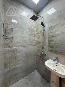 Kirayə verilir 2 otaqlı yeni tikili 68 m²