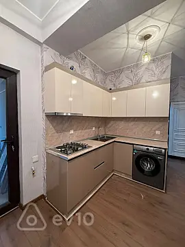 Kirayə verilir 2 otaqlı yeni tikili 68 m²