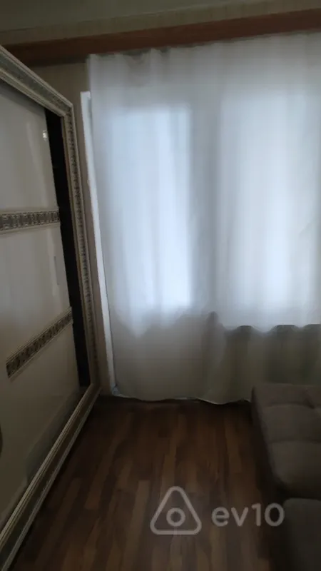 Kirayə verilir 1 otaqlı köhnə tikili 44 m²