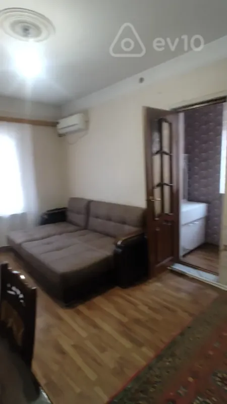 Kirayə verilir 1 otaqlı köhnə tikili 44 m²