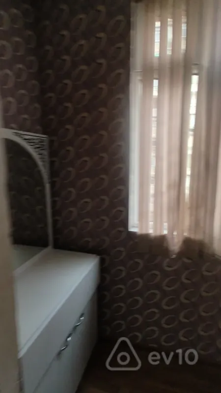 Kirayə verilir 1 otaqlı köhnə tikili 44 m²