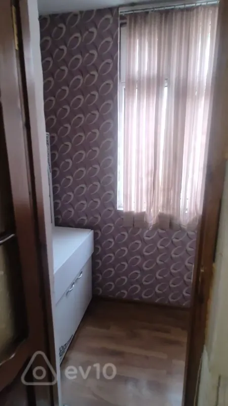 Kirayə verilir 1 otaqlı köhnə tikili 44 m²