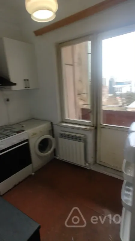 Kirayə verilir 1 otaqlı köhnə tikili 44 m²