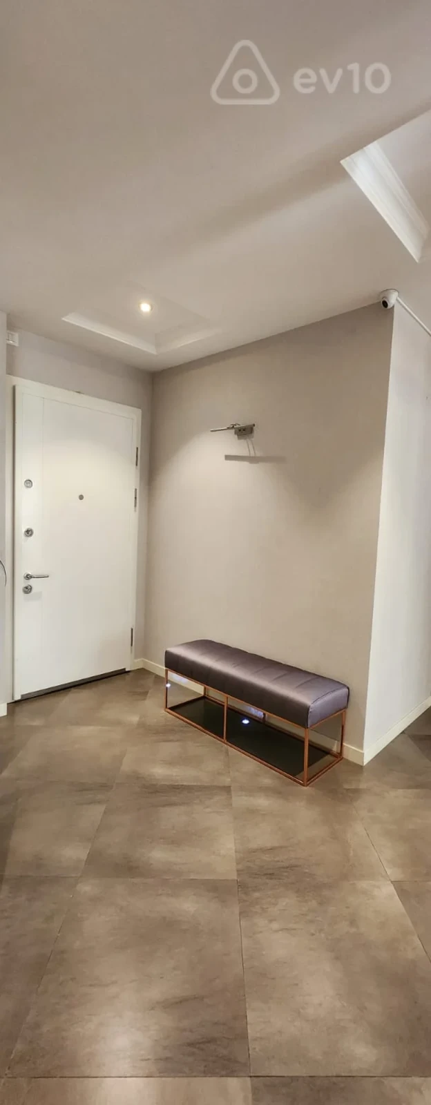 Kirayə verilir 3 otaqlı yeni tikili 155 m²