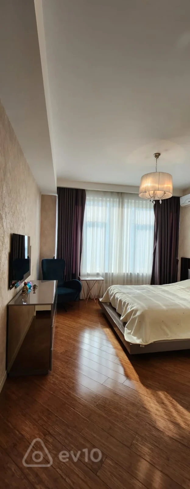 Kirayə verilir 3 otaqlı yeni tikili 155 m²