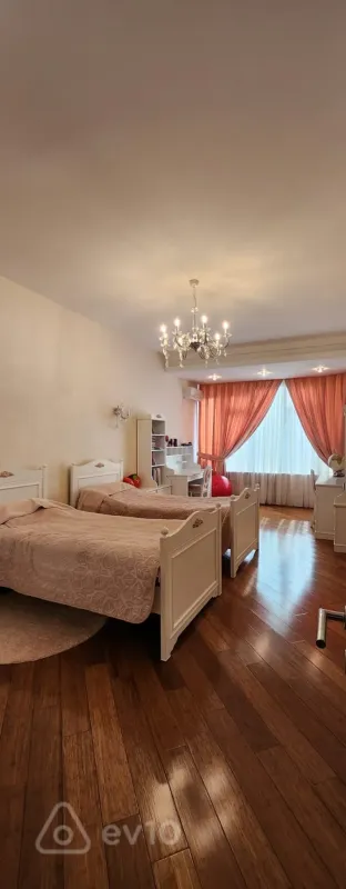 Kirayə verilir 3 otaqlı yeni tikili 155 m²
