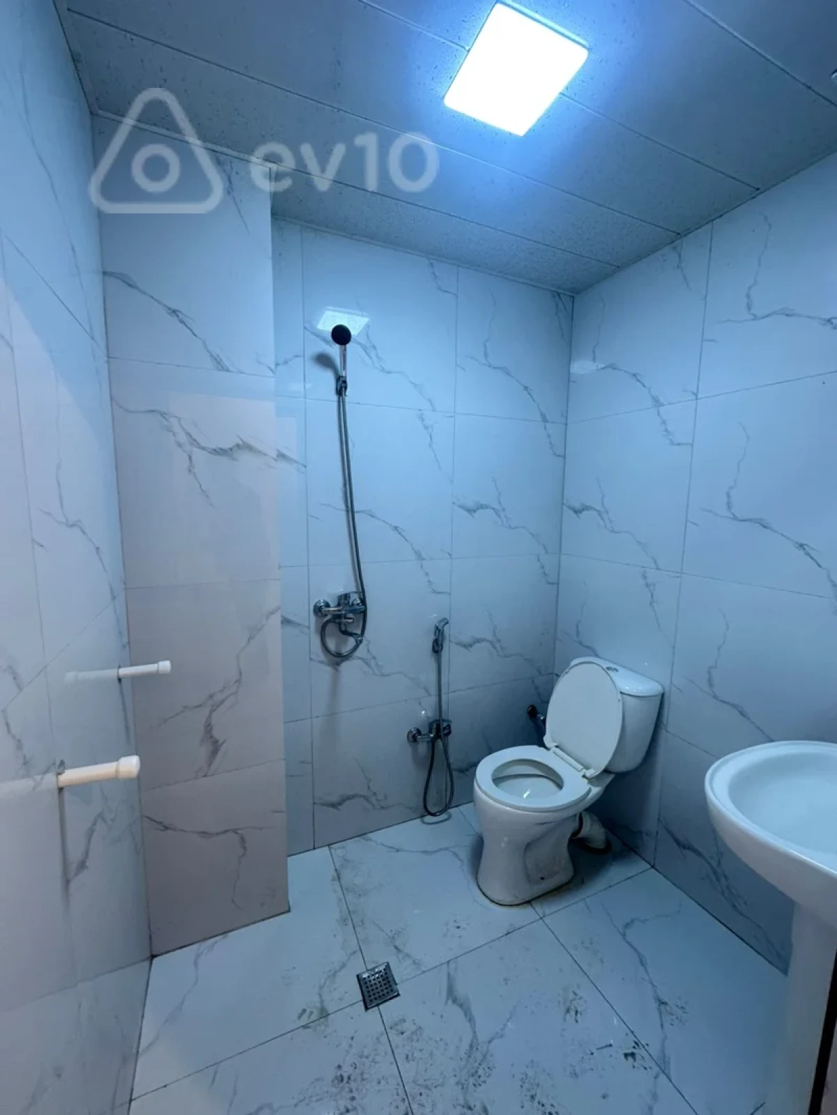 Kirayə verilir 2 otaqlı yeni tikili 55 m²