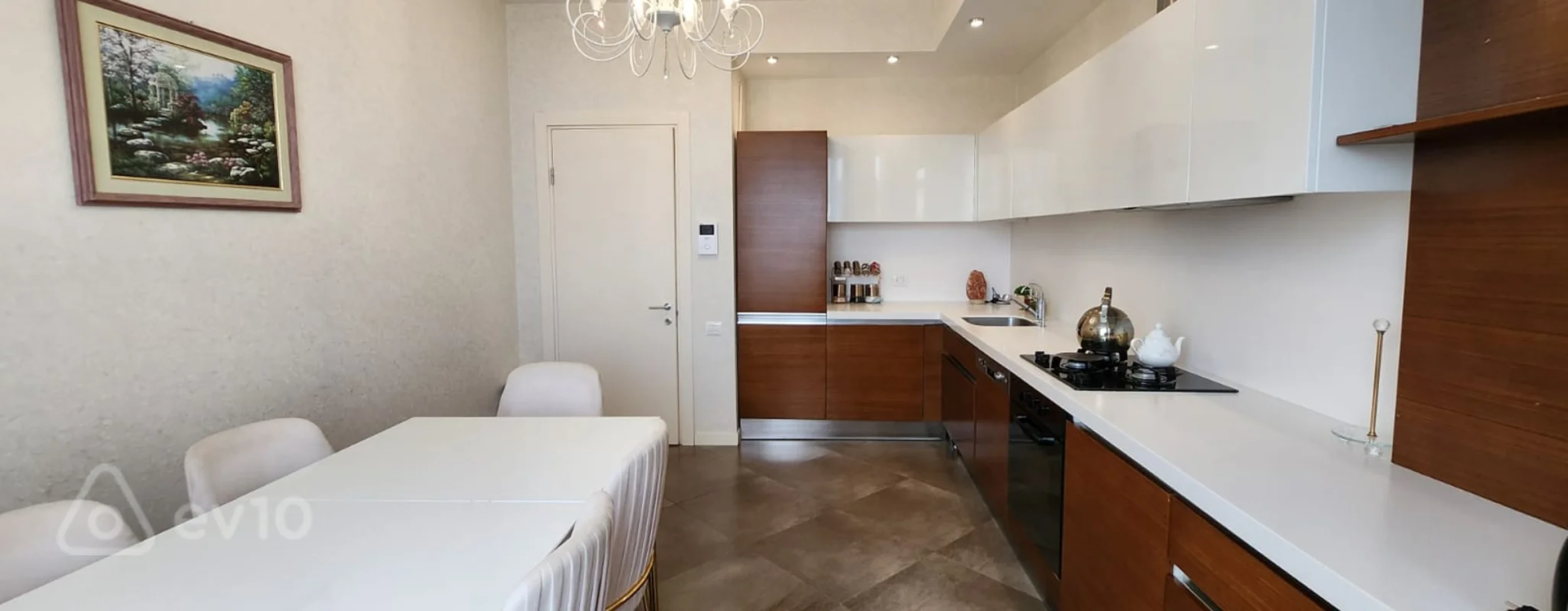 Kirayə verilir 3 otaqlı köhnə tikili 82 m²