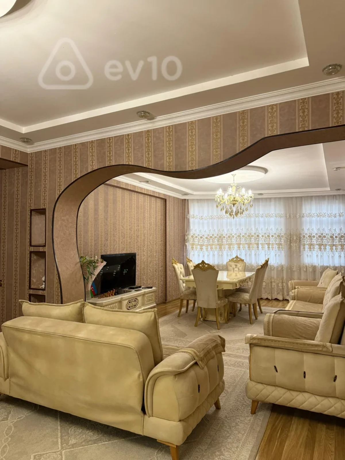 Kirayə verilir 3 otaqlı yeni tikili 144 m²