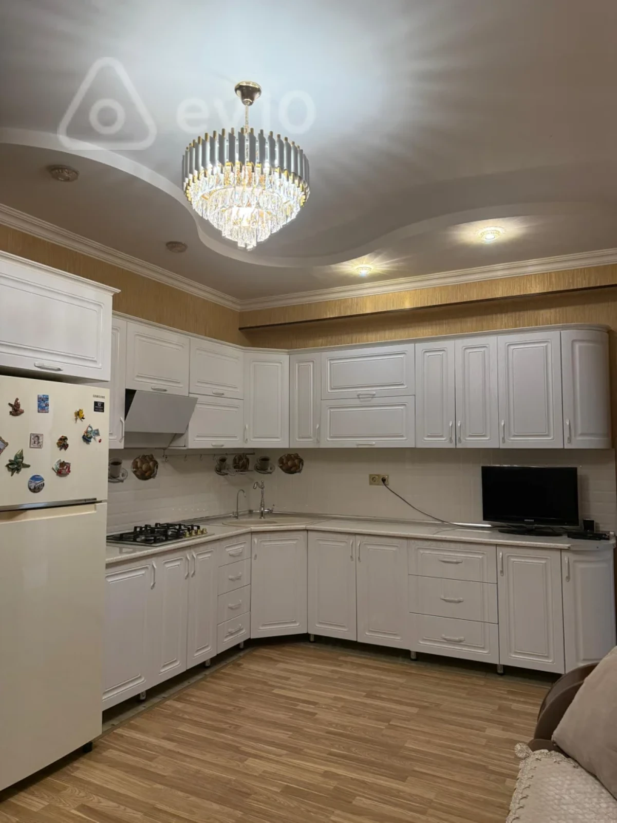 Kirayə verilir 3 otaqlı yeni tikili 144 m²