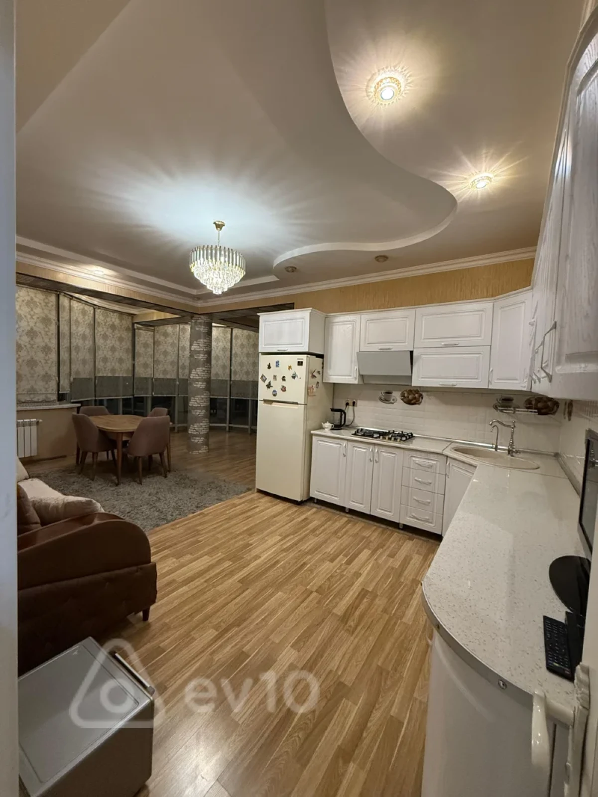 Kirayə verilir 3 otaqlı yeni tikili 144 m²