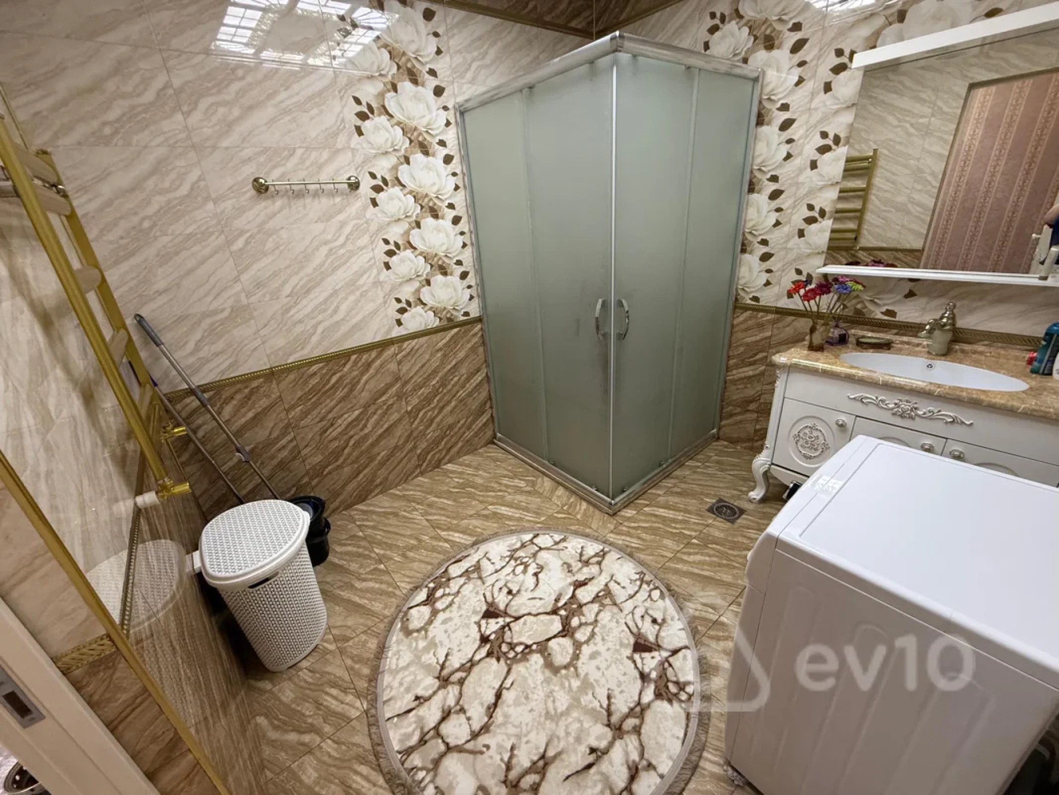 Kirayə verilir 3 otaqlı yeni tikili 144 m²