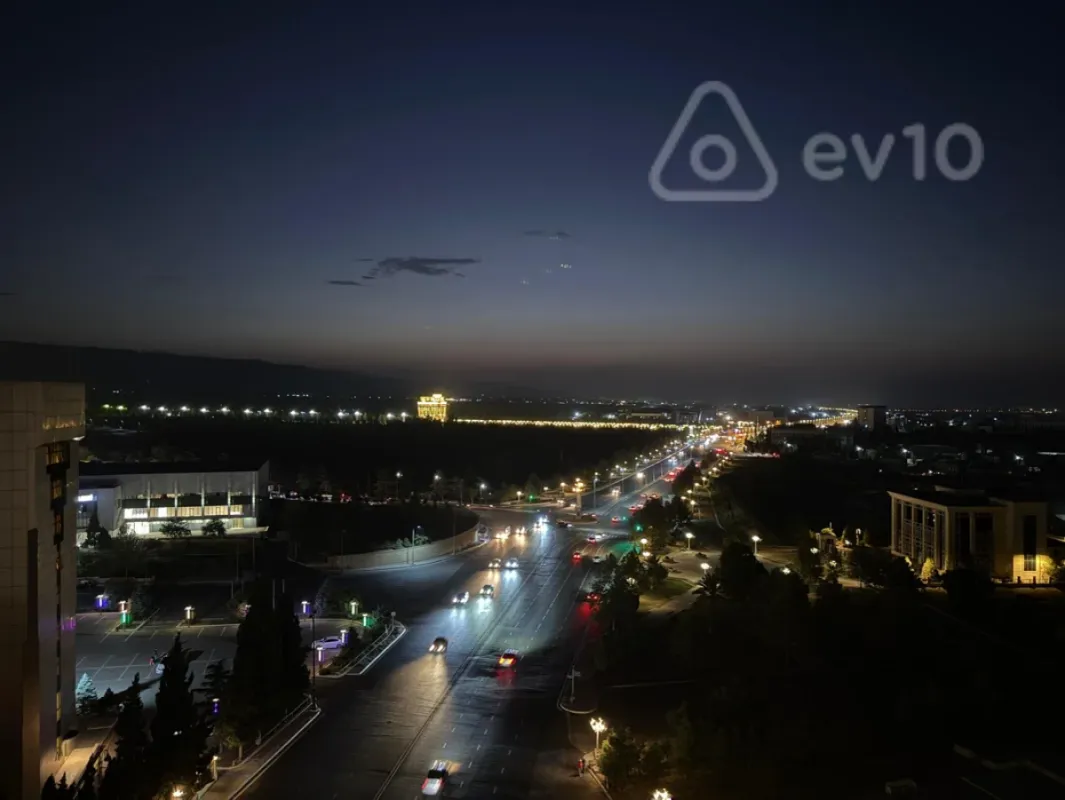 Kirayə verilir 3 otaqlı yeni tikili 144 m²