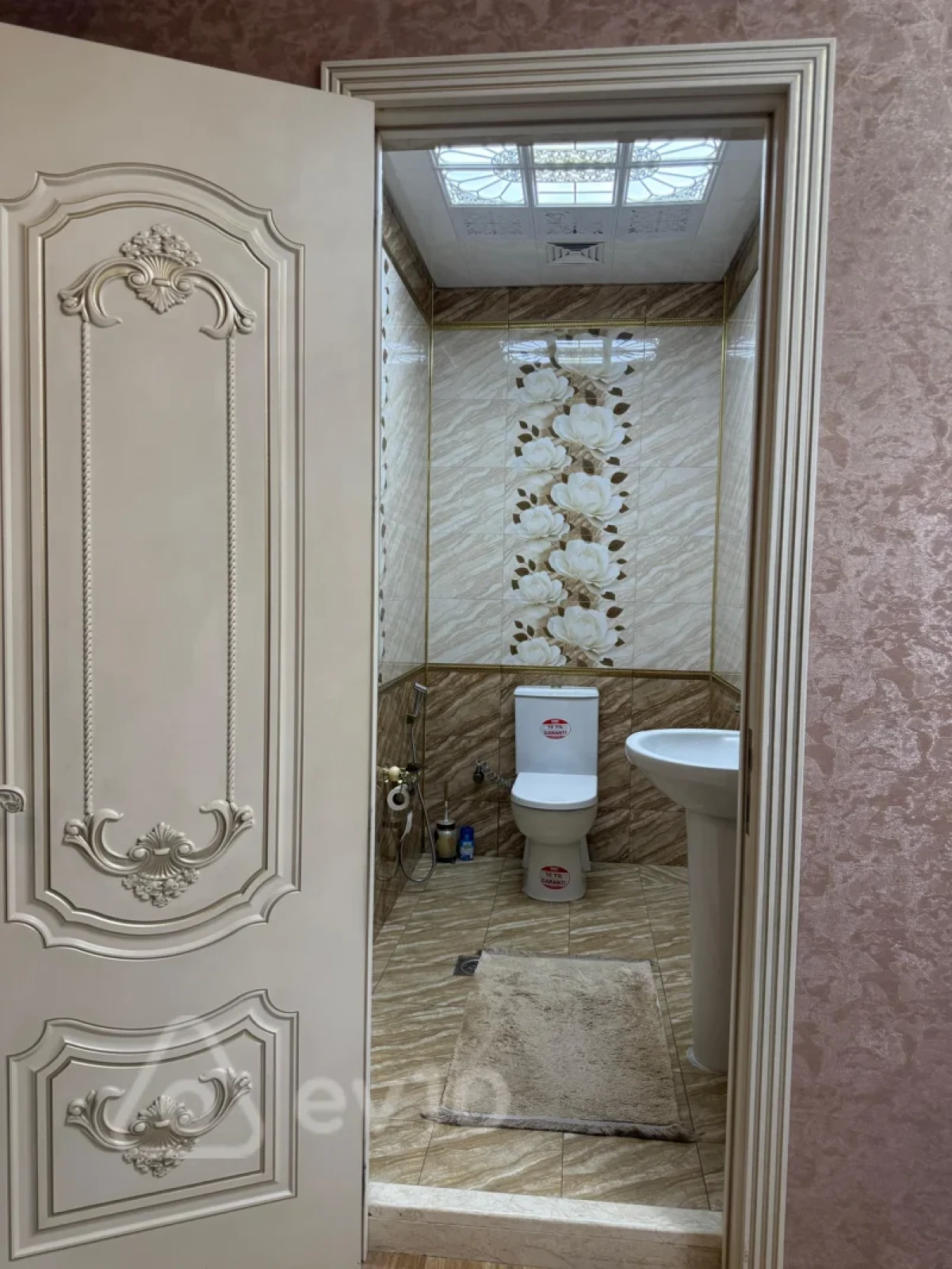 Kirayə verilir 3 otaqlı yeni tikili 144 m²