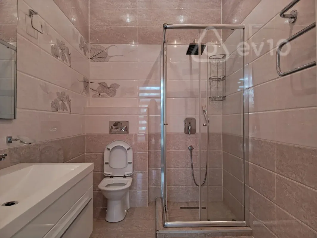 Kirayə verilir 3 otaqlı yeni tikili 160 m²