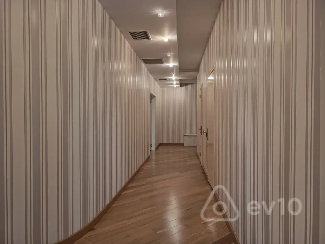 Kirayə verilir 3 otaqlı yeni tikili 160 m²