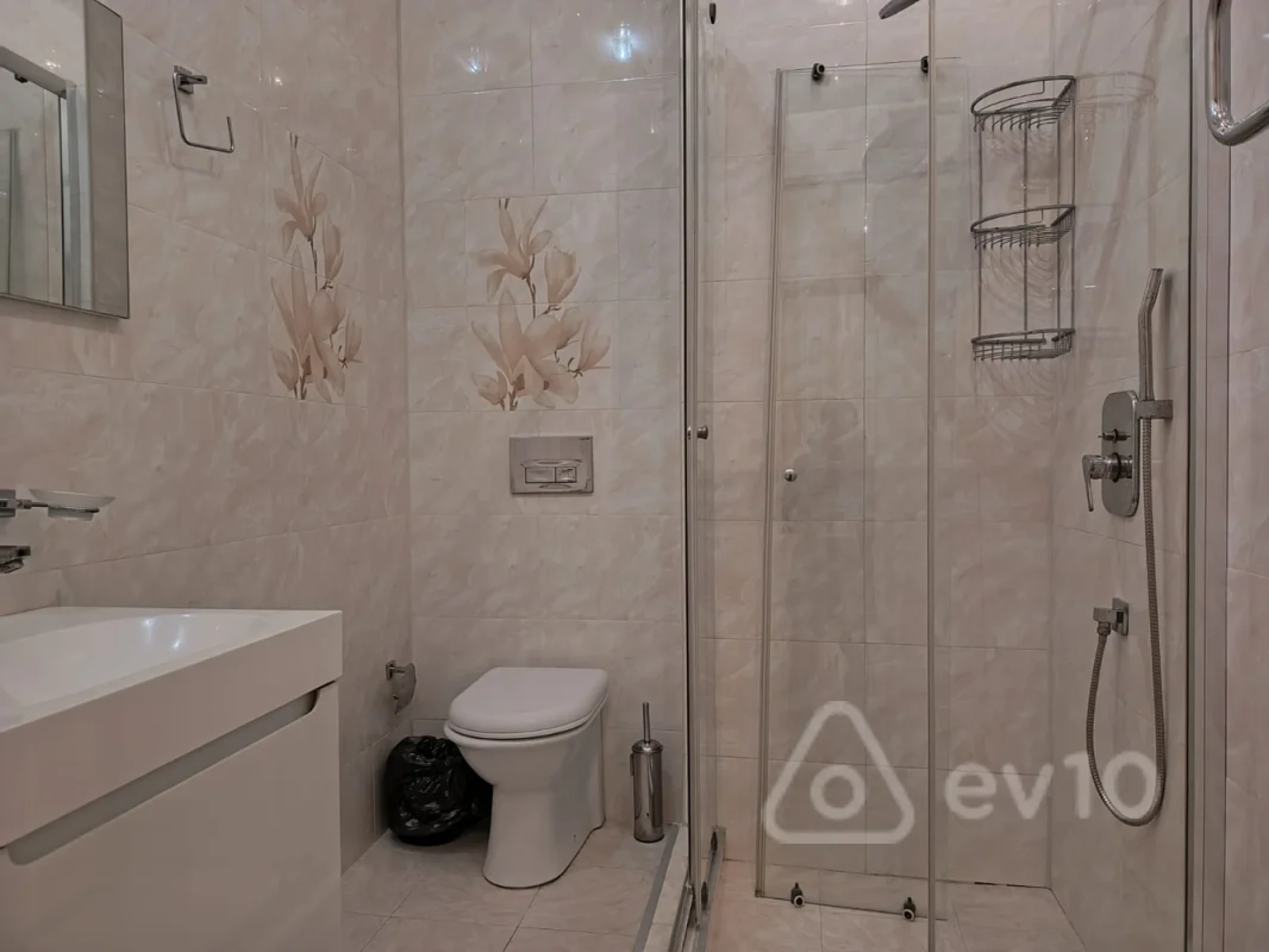 Kirayə verilir 3 otaqlı yeni tikili 160 m²