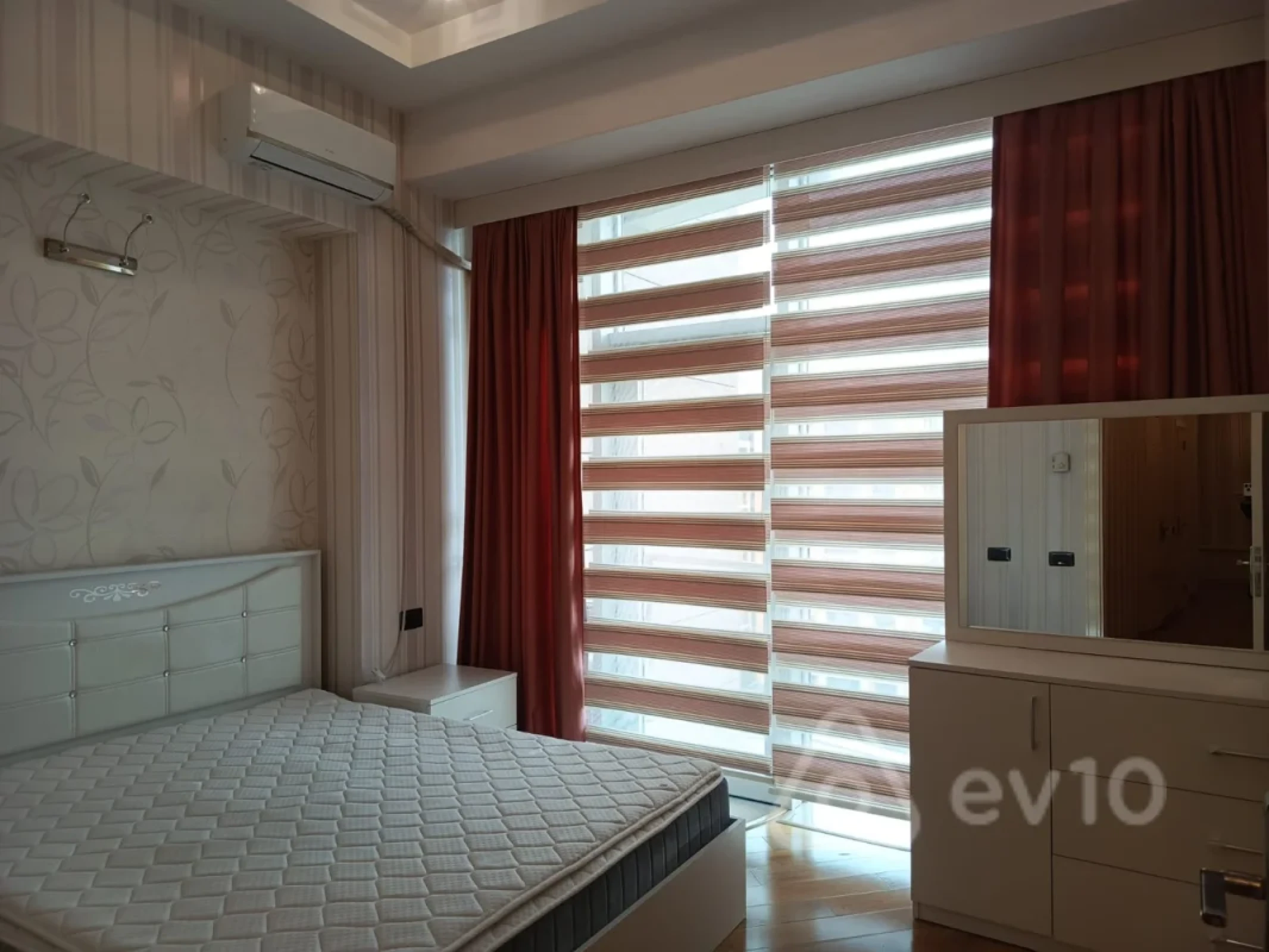 Kirayə verilir 3 otaqlı yeni tikili 160 m²