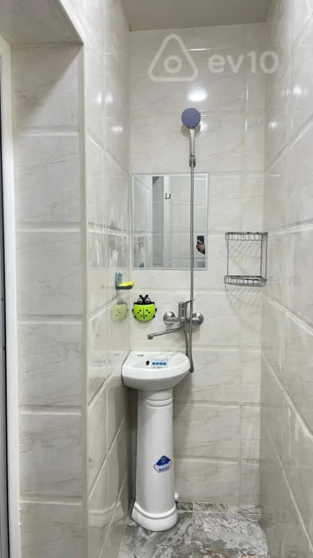 Kirayə verilir 2 otaqlı köhnə tikili 30 m²