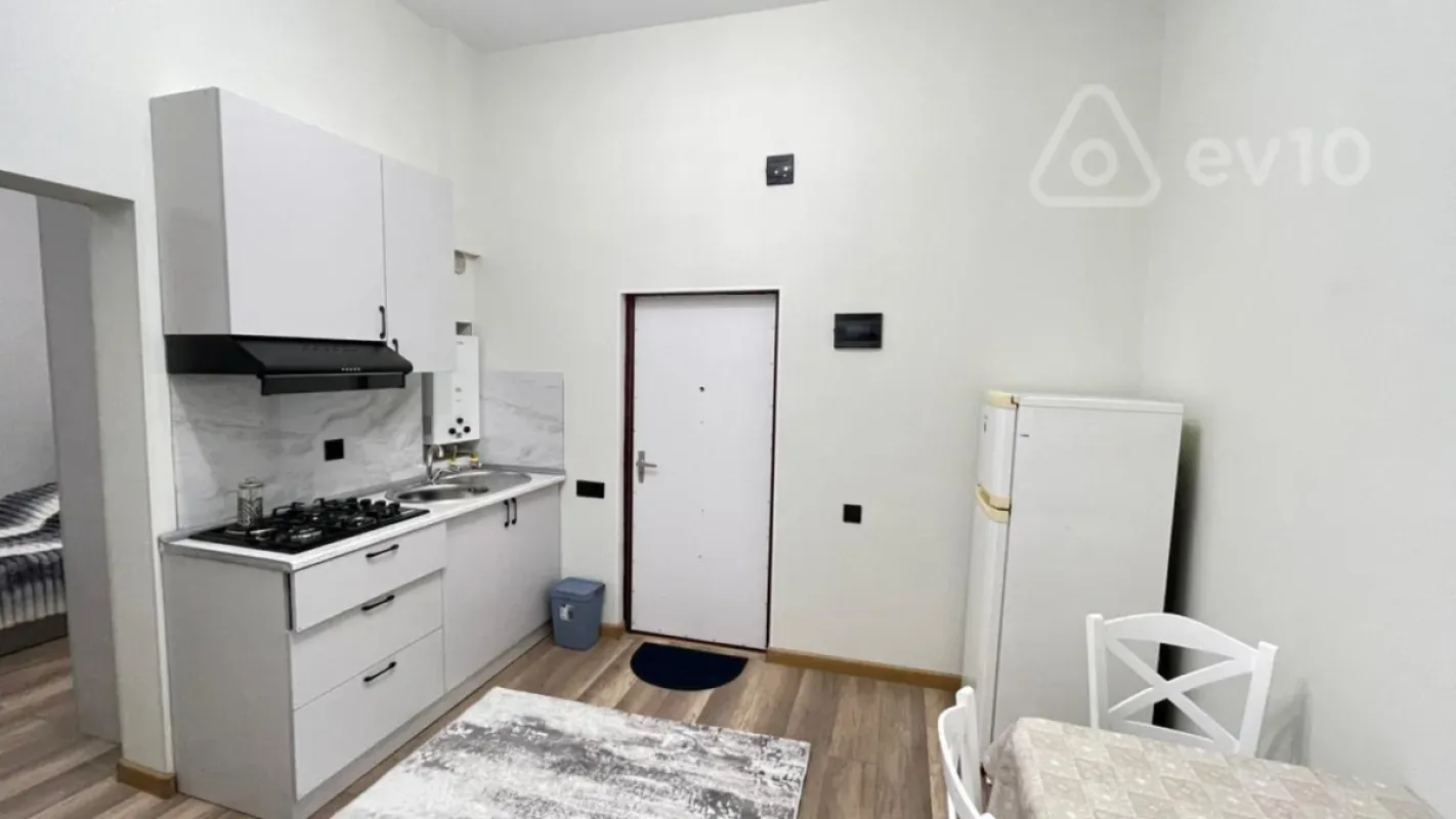 Kirayə verilir 2 otaqlı köhnə tikili 34 m²