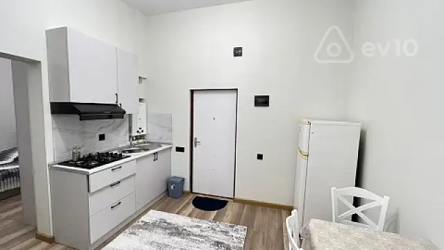 Kirayə verilir 2 otaqlı köhnə tikili 34 m²