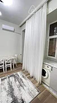 Kirayə verilir 2 otaqlı köhnə tikili 34 m²
