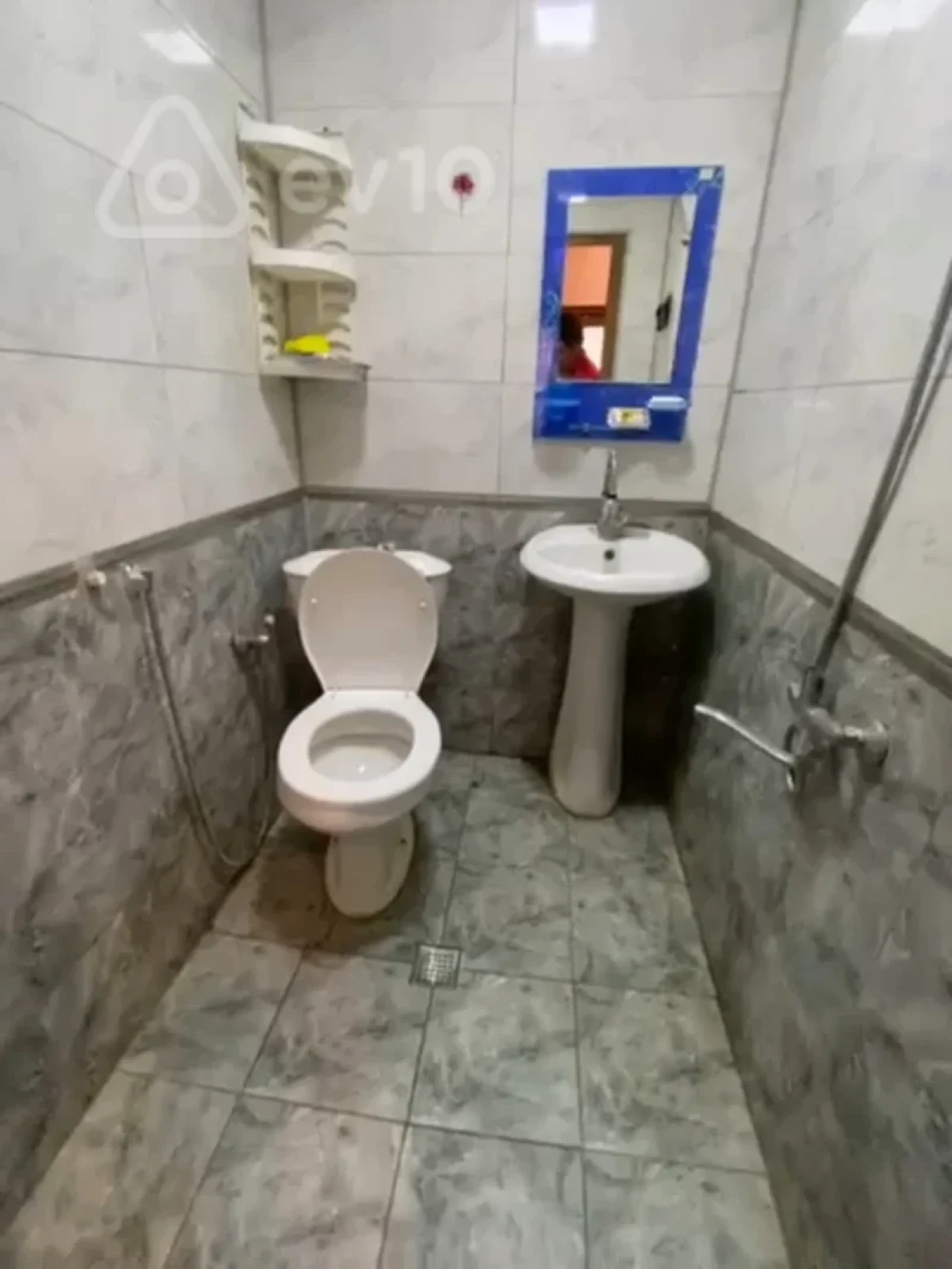 Kirayə verilir 2 otaqlı yeni tikili 45 m²