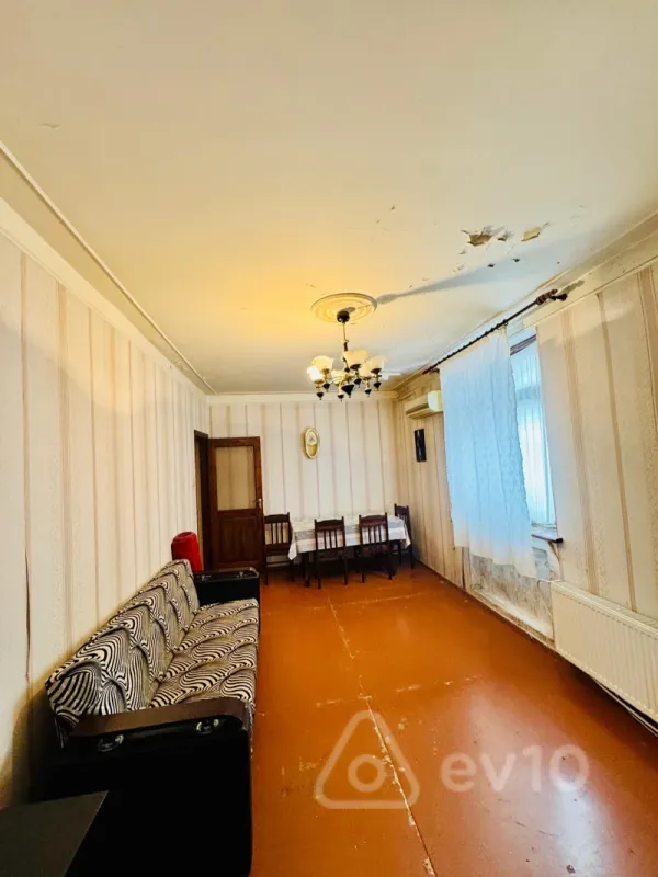 Kirayə verilir 2 otaqlı köhnə tikili 40 m²