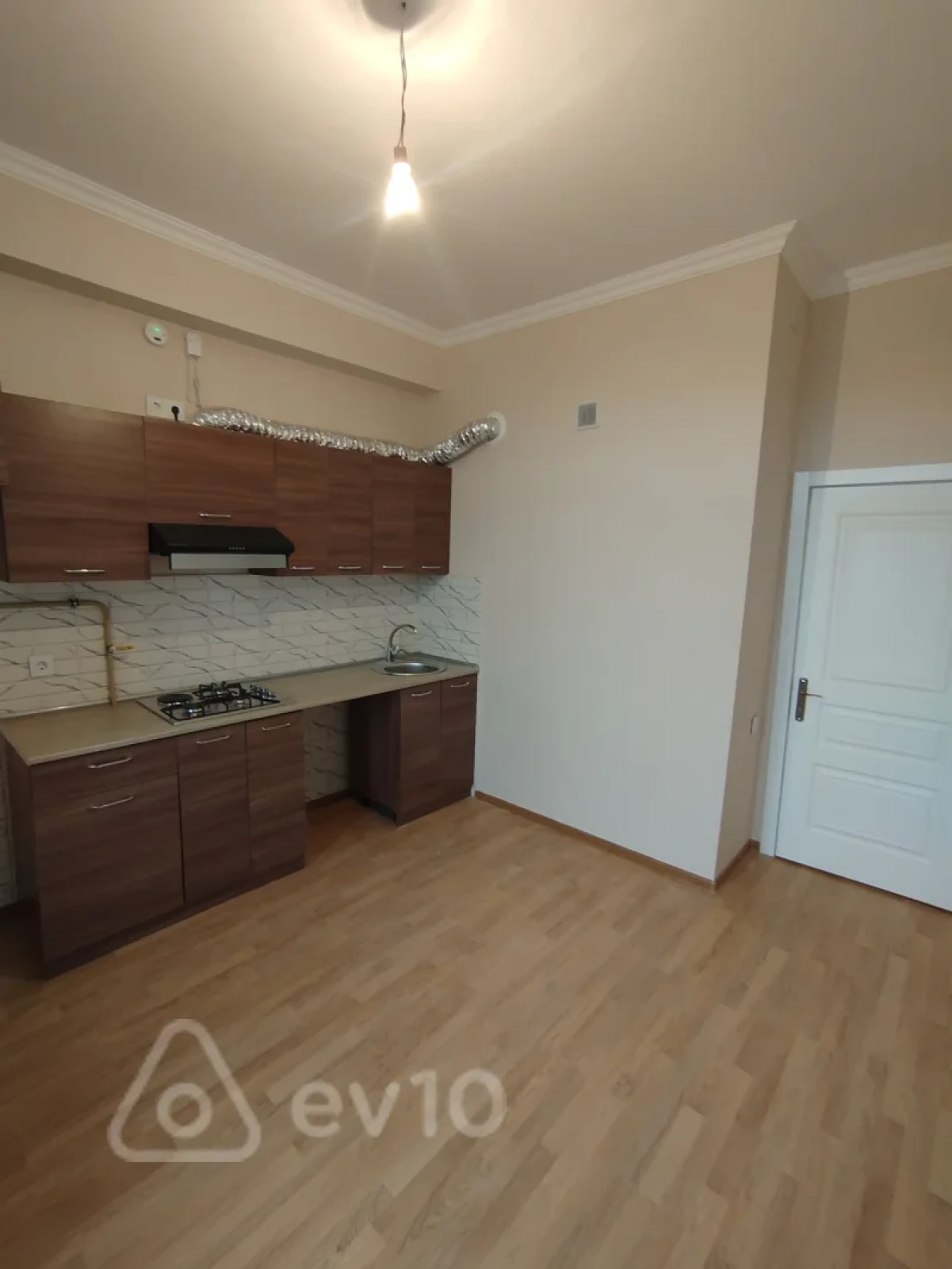 Kirayə verilir 2 otaqlı yeni tikili 58 m²