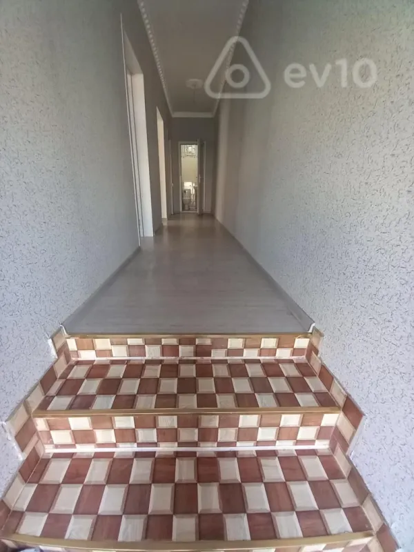 Kirayə verilir 2 otaqlı həyət evi 50 m²