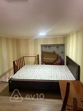 Kirayə verilir 2 otaqlı köhnə tikili 50 m²