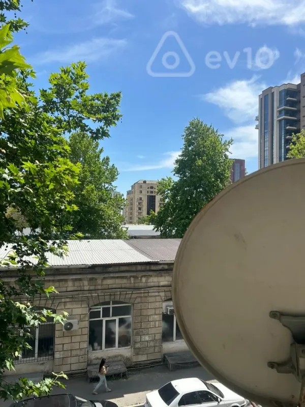 Kirayə verilir 2 otaqlı köhnə tikili 50 m²